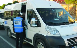 TRAFİK ZABITA’DAN OKUL SERVİSLERİNE DENETİM