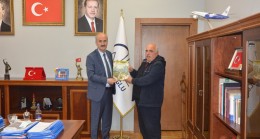 Dulkadiroğlu Belediye Başkanı Necati Okay’a Küresel Medya Dergisini takdim ettik