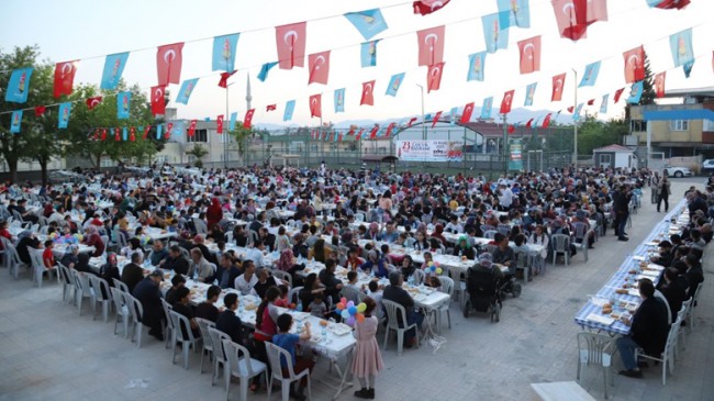 Onikişubat Belediyesi’nden 2 bin kişilik iftar sofrası