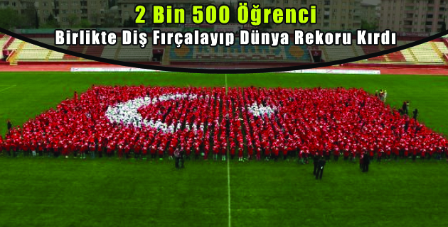 2 Bin 500 Öğrenci Dünya Rekoru Kırdı