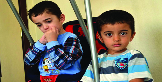 Yaşar annesinin yardımı olmadan hiçbir ihtiyacını karşılayamıyor