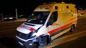 kahramanmaras-ta-ambulansla-otomobil-carpisti-7186055_x_o