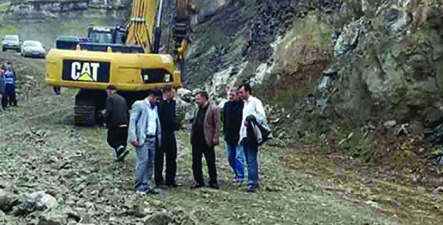 BAYDEMİRLİ GRUP YOLU ÇALIŞMALARI DEVAM EDİYOR