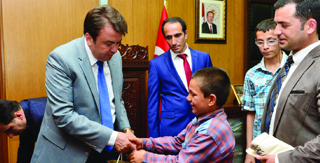 ENGELLİLERDEN ERKOÇ’A ZİYARET