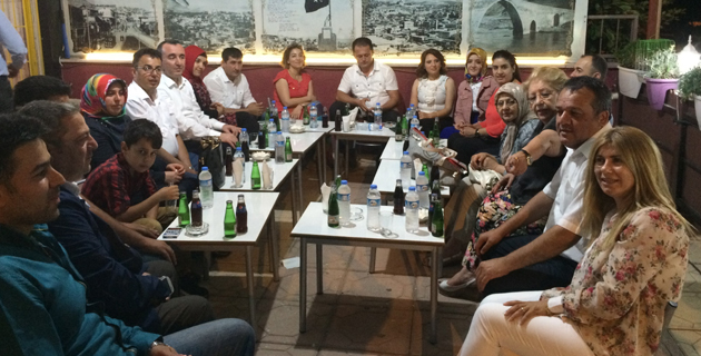 DOSTLUK GRUBU İFTARDA BİR ARAYA GELDİ