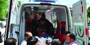 Otomobil ile Motosiklet Çarpıştı