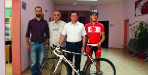 VEYSEL GÜLMEZ PROFESYONEL YOL BİSİKLETİNE KAVUŞTU
