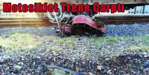 Motosikletiyle Trene Çarptı
