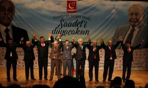 Saadet Partisi Genel Başkanı Mustafa Kamalak (sağ 4), partisinin Kahramanmaraş İl Başkanlığınca seçim çalışmaları kapsamında Mehmet Akif Ersoy Kültür Merkezi'nde düzenlenen etkinliğe katıldı. Kamalak, burada partisinin milletvekili adaylarını tanıttı. (İsmail Hakkı  Demir - Anadolu Ajansı)