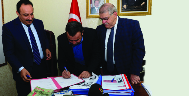 ONİKİŞUBAT ÖĞRENCİLERİ KİTAPLA BULUŞTURUYOR