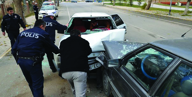 K.MARAŞ’TA TRAFİK KAZALARI: 8 YARALI