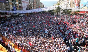 Cumhurbaşkanı adayı ve Başbakan Recep Tayyip Erdoğan, Kahramanmaraş'ta düzenlenen mitingde halka hitap etti. (Kayhan Özer - Anadolu Ajansı)