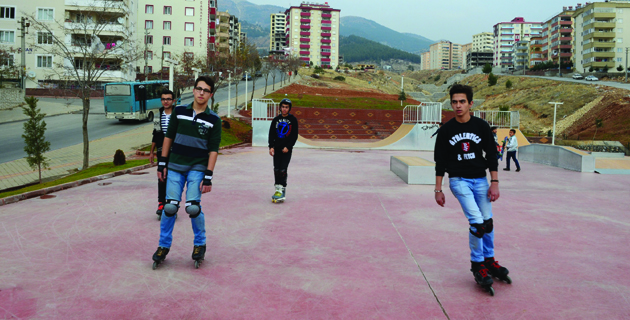 SKATE PARKLAR GENÇLERİN HİZMETİNE SUNULDU