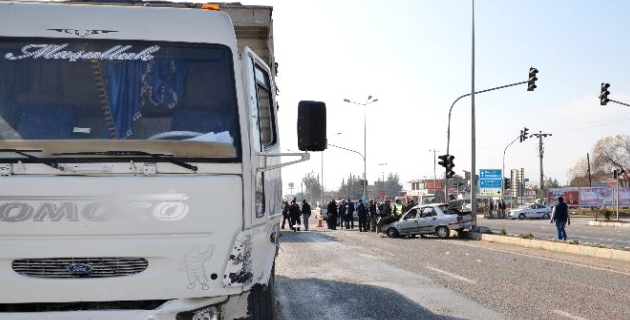 Türkoğlu’nda 3 Araç Kaza Yaptı 3 Yaralı