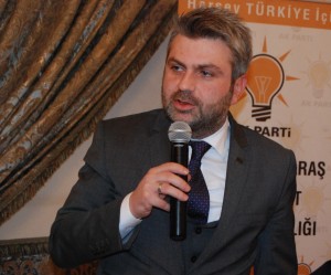 AK PARTİ KAHRAMANMARAŞ İL TEŞKİLATI, PARTİDE YENİ GÖREV ALAN YÖNETİM KURULU ÜYELERİNİ BASINA TANITTI. ONİKİŞUBAT İLÇE BAŞKANI AV. FIRAT GÖRGEL, “CİDDİ ANLAMDA MESAİ HARCAYARAK YÖNETİM KURULU ÜYELERİMİZİ BELİRLEDİK. BEN YÖNETİMİZ DE GÖREV ALACAK ARKADAŞLARIMIZIN ÇIKMIŞ OLDUKLARI BU YOLDA BAŞARILAR DİLİYORUM. BUGÜNE YAPILAN HİZMETLERİ KATLAYARAK DEVAM EDECEĞİZ. ÇALMADIK KAPI SIKMADIK EL BIRAKMAYACAĞIZ. BİZ PARTİMİZİ ÇEŞİTLİ YERLERE YAYMAK İÇİN VAR GÜCÜMÜZLE ÇALIŞACAĞIZ” İFADELERİNİ KULLANDI. (ALİ KEKLİK - MUHAMMET ÖZER/KAHRAMANMARAŞ-İHA)