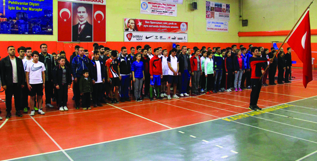 BADMİNTON GRUP MÜSABAKALARI İLİMİZDE BAŞLADI