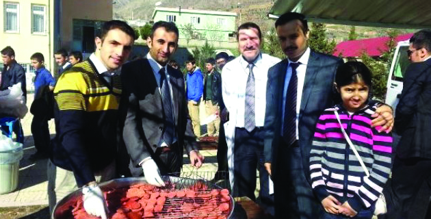 Kahramanmaraş’ta Bin Kişiye Ekmek Arası Sucuk