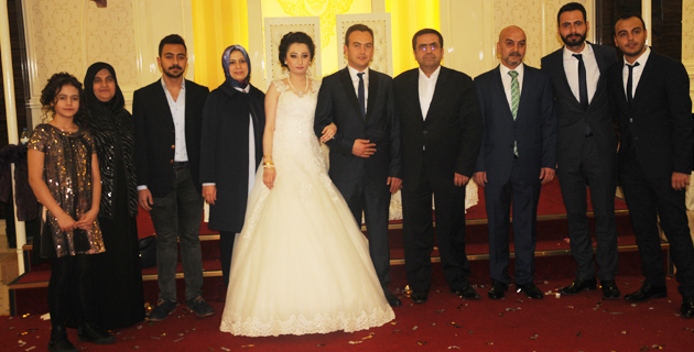 BOZKURT VE ESKALEN ÇİFTİ DÜNYA EVİNE GİRDİ