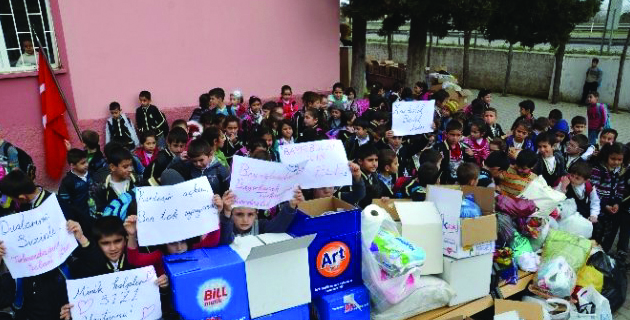 Kahramanmaraş’ta İstiklal Marşı Eşliğinde Yardım Konvoyu