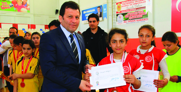 HENTBOL KÜÇÜKLERDE, İL BİRİNCİLİĞİ SONUÇLANDI