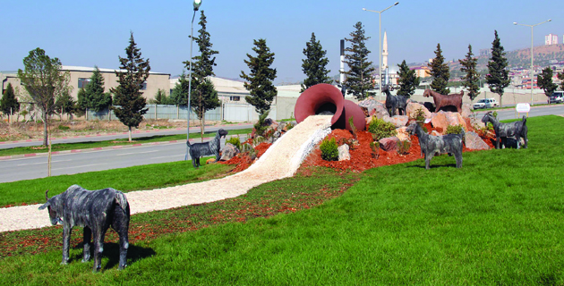 MARAŞ DONDURMASI KAVŞAKTA ANLATILDI