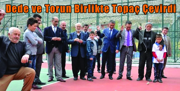 Dede ve Torun Birlikte Topaç Çevirdi