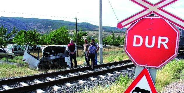 Kahramanmaraş’ta Yük Treni Kamyonu Biçti