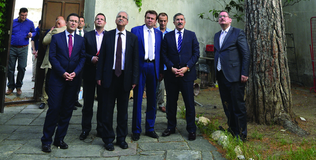 PROTOKOLDEN TARİHİ MEKANLARA YOLCULUK