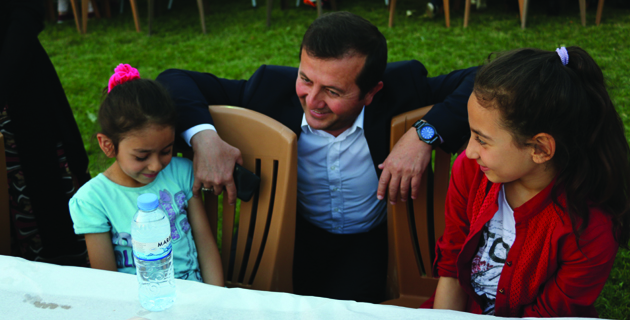 pazarcık belediyesi yetim ve öksüzlere iftar verdi