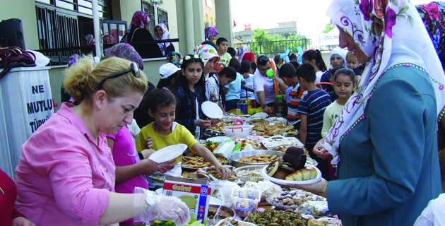 Erkenez İlköğretim Okulu’nda Kermes Düzenlendi