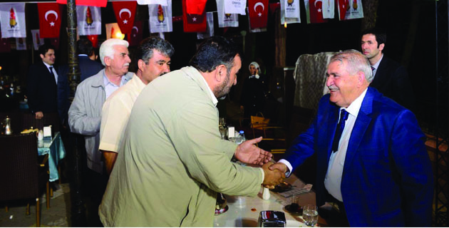 Mahçiçek, iftar programlarını Muhtarlar ile devam ettirdi.