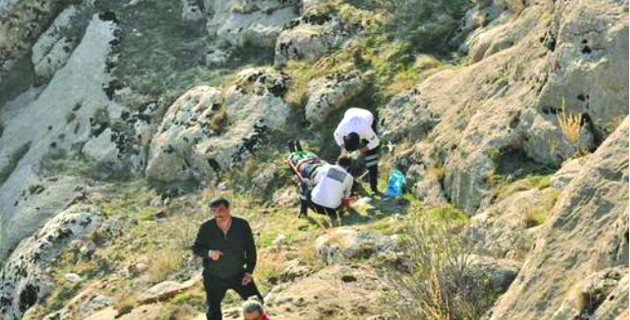 Dağda Mahsur kalan 2 kişi kurtarıldı
