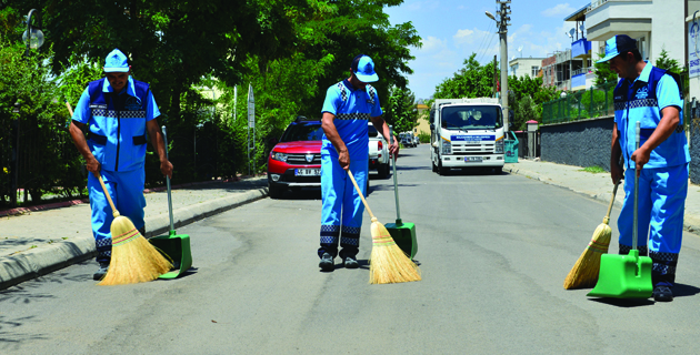 DULKADİROĞLU TEMİZLİKTE KALİTESİNİ ORTAYA KOYUYOR