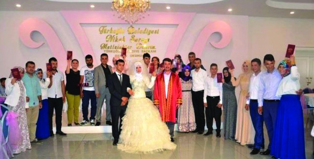 Türkoğlu’nda 12 Çifte Toplu Nikah