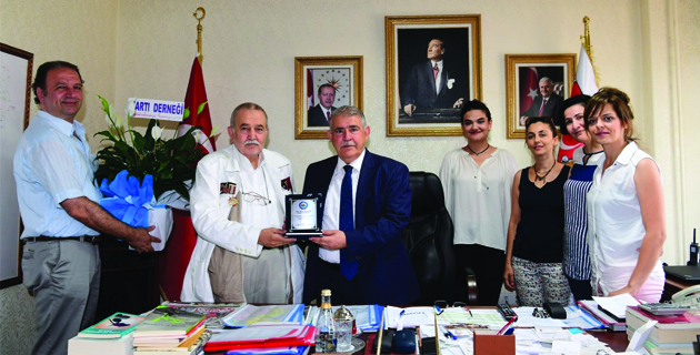 BAŞKAN MAHÇİÇEK’E “TEŞEKKÜR” PLAKETİ