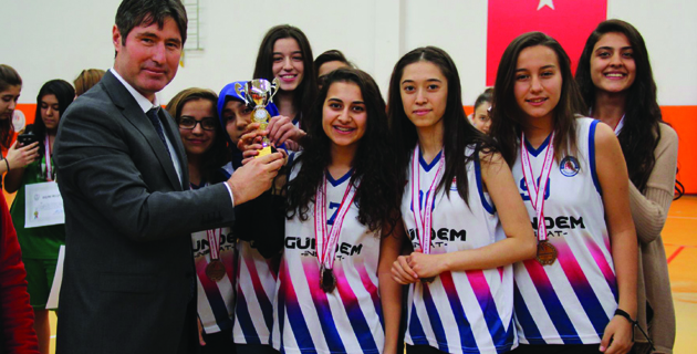 BASKETBOL’DA EN İYİ LİSE TAKIMLARI BELLİ OLDU