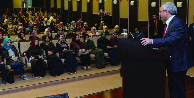 Rektör Deveci, Öğrencilerle Bir Araya Geldi