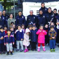 Miniklerden Polis Ağabeylerine Anlamlı Ziyaret