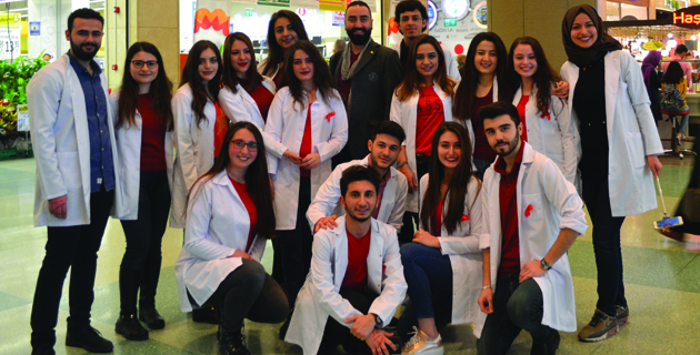 Tıp öğrencileri Piazza’da