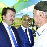 ERKOÇ HALKLA BAYRAMLAŞTI