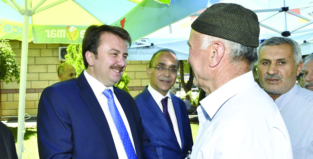 ERKOÇ HALKLA BAYRAMLAŞTI