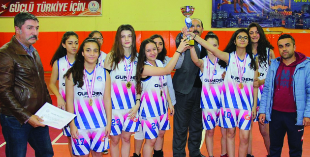 BASKETBOL TURNUVASI TAMAMLANDI