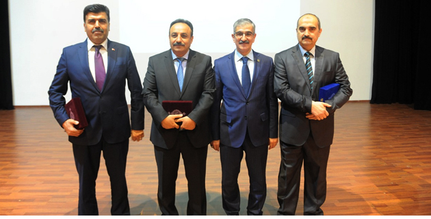 BÜYÜKŞEHİR’DEN MİLLİ EĞİTİME PLAKET