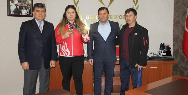 MİLLİ HALTERCİMİZDEN ÜÇ BRONZ MADALYA