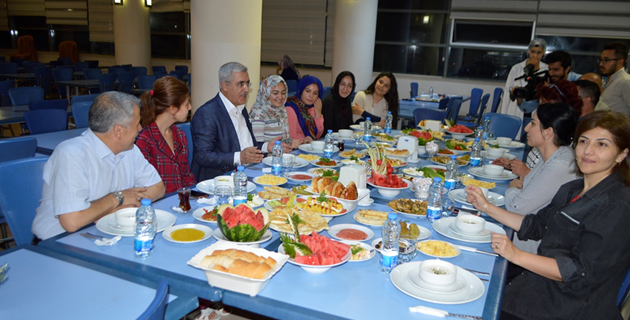 Can Öğrencilerle Sahur Yaptı