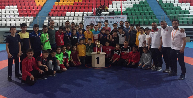 GENÇLİK SPOR KULÜBÜ TÜRKİYE SAMPİYONU
