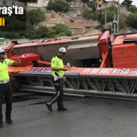Kahramanmaraş’ta vinç devrildi