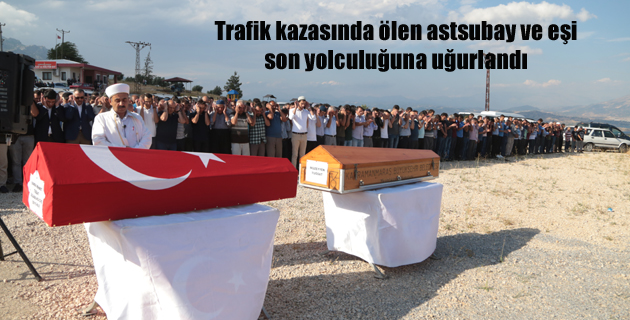 Trafik kazasında ölen astsubay ve eşi son yolculuğuna uğurlandı
