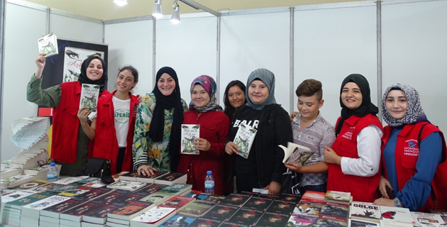 Gönüllü Gençlik Fuarda İş Başında