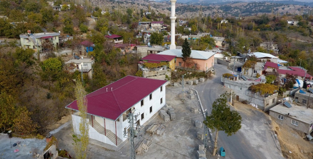 DULKADİROĞLU’NDA SOSYAL TESİSLER YÜKSELİYOR